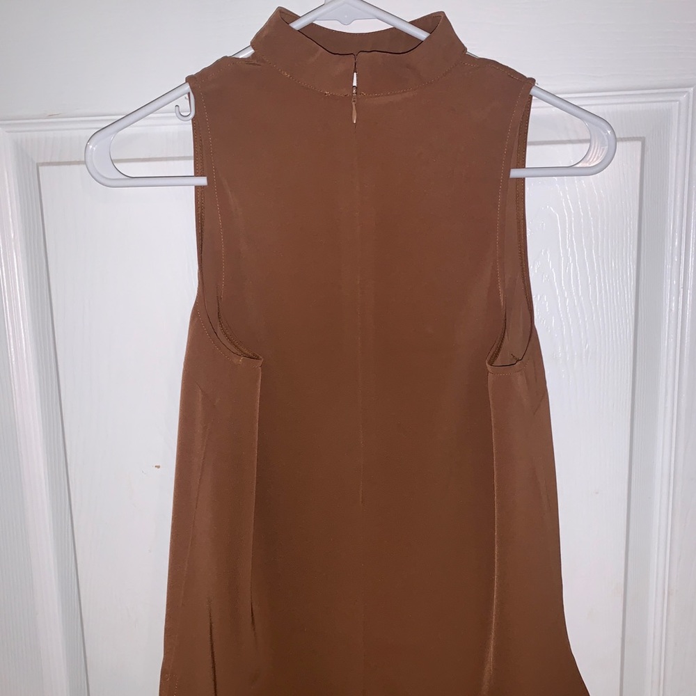 Collared Tank - Picture 4 of 4